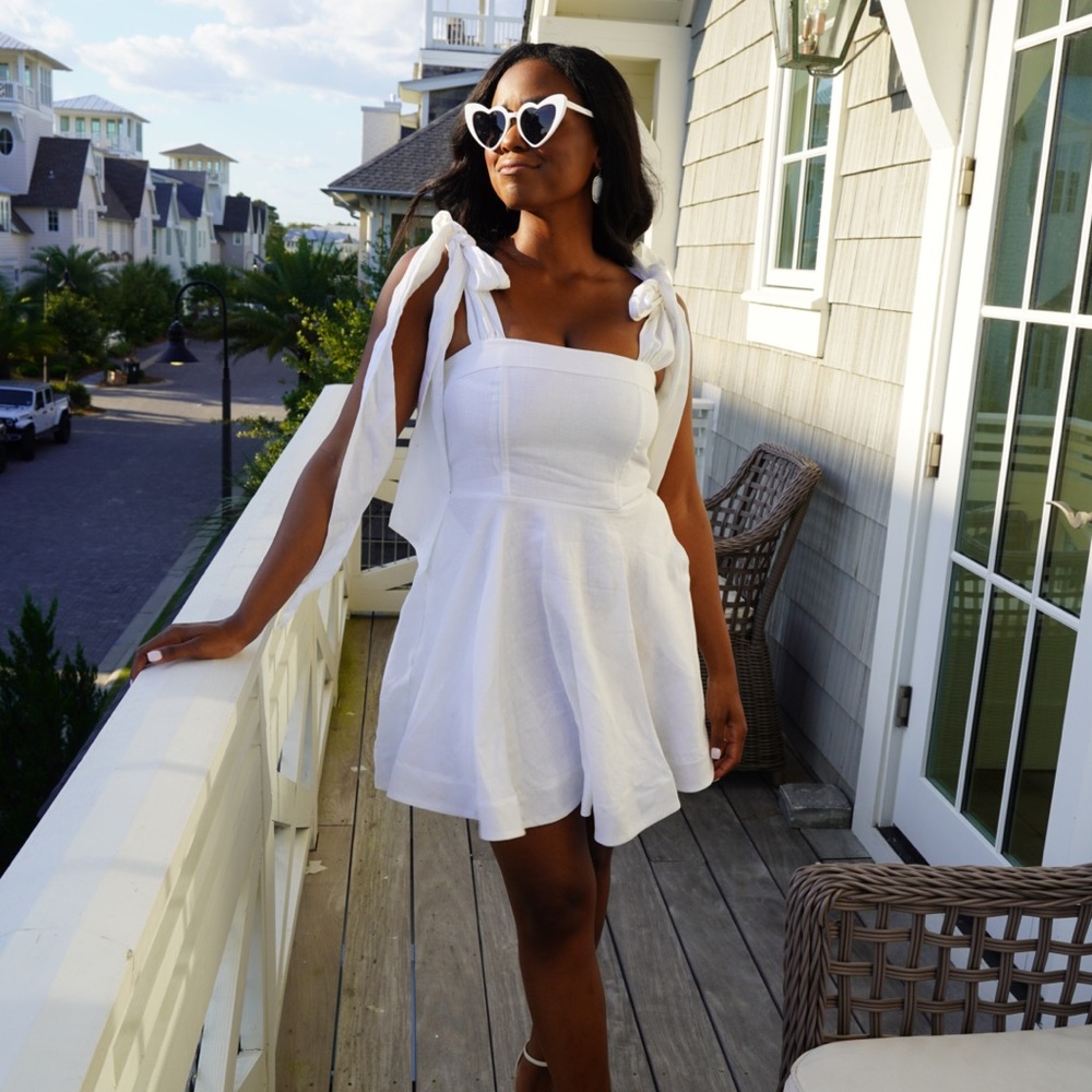 DISSH Aisle White linen bow mini dress